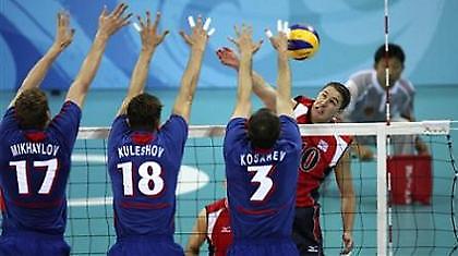 Νίκη επί της Ρωσίας και μετάλλιο για ΗΠΑ στο βόλεϊ