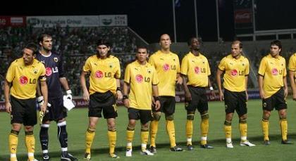 Μαζεύει τα κομμάτια της