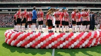 Eredivisie: Ρίχνονται στη μάχη