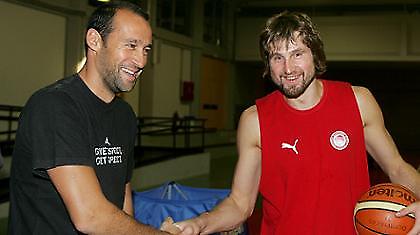 Άλλα λόγια ν’ αγαπιόμαστε…