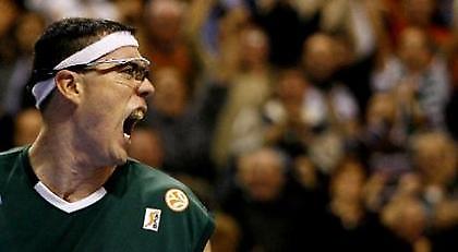 Δοκιμάζεται από τους Ρόκετς ο Σαντιάγκο