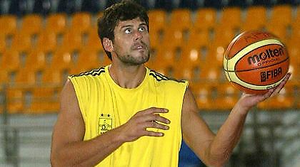 Μπάρλος: «Μου αρέσει να φοράω την φανέλα με τον θεό του πολέμου»