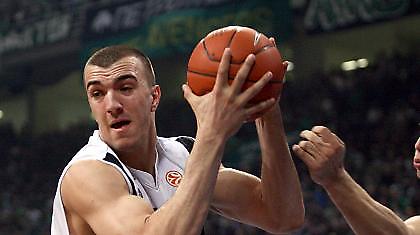 Καλή εμφάνιση από Πέκοβιτς