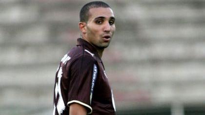 Δύο συστήματα, μέσα ο Τζεμπούρ