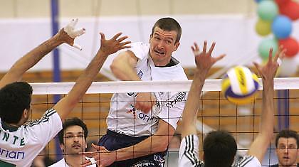 Στα ερυθρόλευκα ο Χοφ