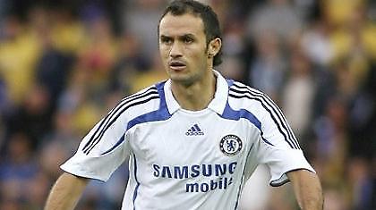 Διπλός «πονοκέφαλος» για Σκολάρι