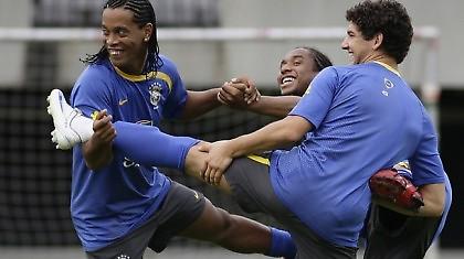 Μπλεξίματα για Ροναλντίνιο και Άντερσον