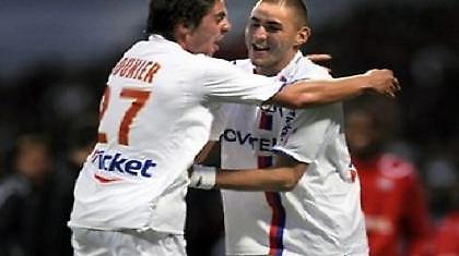 Le Championnat: Ξεφεύγει η Λιόν