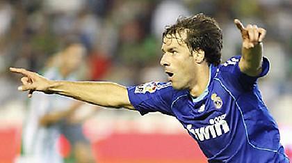 Primera Division: Λύτρωση με Φαν Νίστελροϊ!