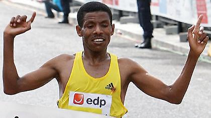 Παγκόσμιο ρεκόρ από τον Γκεμπρεσελασιέ