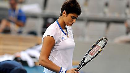 Πάλι πτώση για Λένα, σταθερός ο Παγδατής