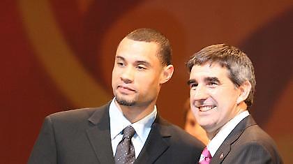 Όλοι στηρίζουν Μπερτομέου…