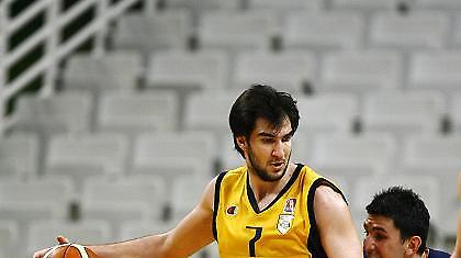 Α1: Νίκησε Δάφνη, ανακοίνωσε Ταπούτο