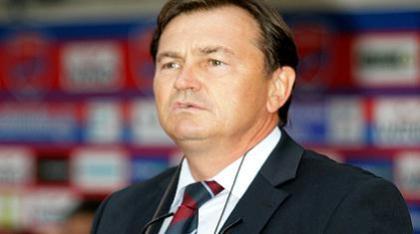 Λίνεν: «Το σκέφτομαι για Ρεκόμπα»