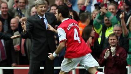 Βενγκέρ: «Μικρός για αρχηγός ο Φάμπρεγκας»