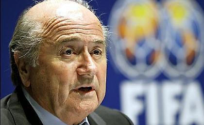 Μπλάτερ: «Ανόητη η αύξηση των ομάδων στο EURO»