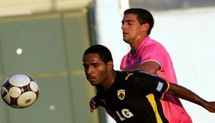 Θετικός ο Λεόν, έξαλλος ο Δώνης