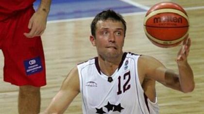 Στην Μπάρονς ο Γιανιτσένοκς