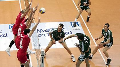 Πρώτο καρφί με ντέρμπι