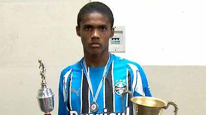 «Κοιτάει» Ντάγκλας Κόστα η Γιουνάιτεντ (video)