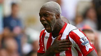 Στήριξη σε Σισέ από Κιν