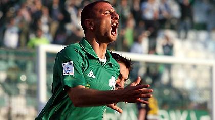 Γλυκιά εκδίκηση του «Παπ» με την κόκκινη φανέλα…