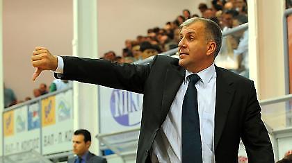 Ομπράντοβιτς: «Παίξαμε επιθετική άμυνα»