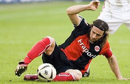 Νυστέρι στον Αμανατίδη