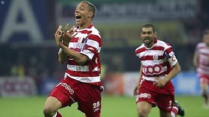 Jupiler League: Δύσκολο έργο για Σταντάρ