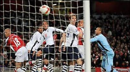 Premiership: Ματσάρα στο Λονδίνο, απτόητη η Λίβερπουλ