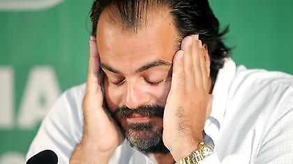 «Σκασμένος»  ο Πατέρας, αλλά στηρίζει τον κόουτς