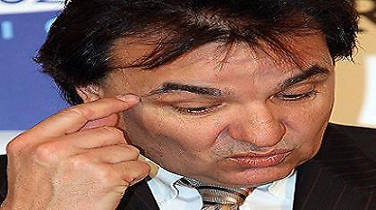 Ο πρόεδρος ανέλαβε προπονητής στη Σιόν!