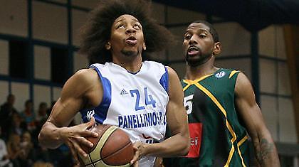 Με το ενάμιση πόδι στους ομίλους