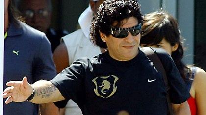 Απειλεί να αποχωρήσει ο Μαραντόνα;