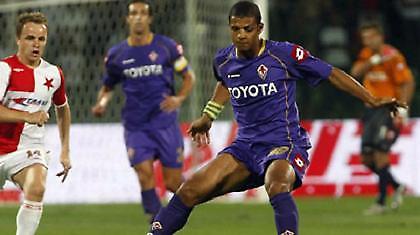 ‘Εξετάζει’ Φελίπε Μέλο ο Βενγκέρ