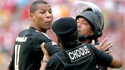 «Καμπάνα» για Αντρέ Λούις (video)