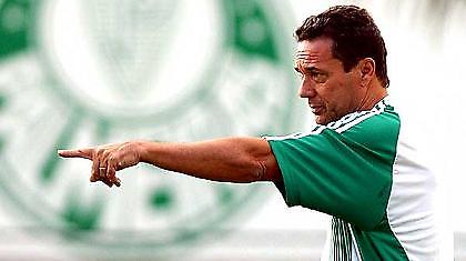 «Κόκκινο πανί» ο Λουξεμπούργο