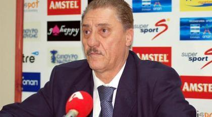 Ο Ματζουράκης στον πάγκο του ΟΦΗ