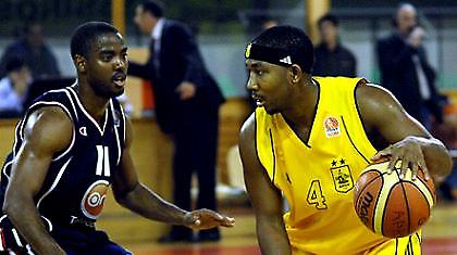 «Κυανέρυθρο» θρίλερ στη Νεάπολη!