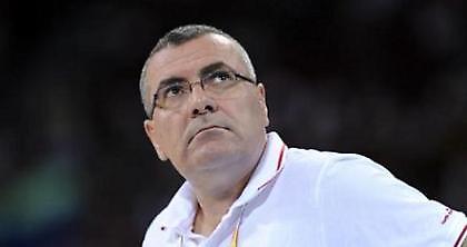 Συνεχίζει με Ρέπεσα…