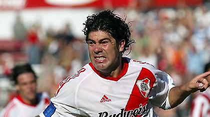 Αποσύρεται ο Σάλας (video)