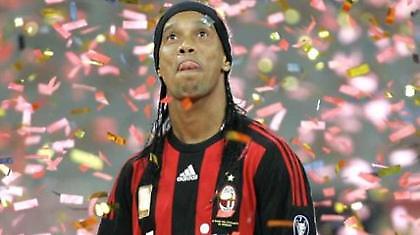 Ροναλντίνιο: «Χαίρομαι που παίζω στη Μίλαν»