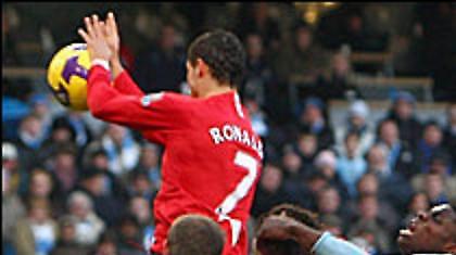 Premier League: Το Μάντσεστερ βάφτηκε κόκκινο…