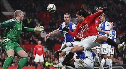 Ο Τέβες πήρε το όπλο του