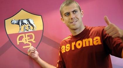 «Δεν φεύγει από τη Ρόμα ο Μενέζ»