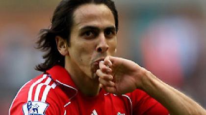 «Μένει στη Λίβερπουλ ο Μπεναγιούν»