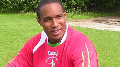 Μπενίτεθ: «Να παραμείνει ο Ινς»