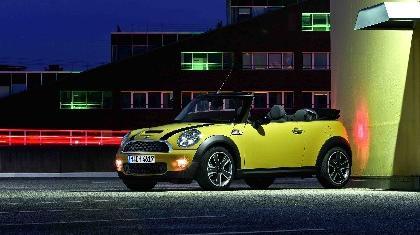 Ανοικτά… μυαλά το Mini cabrio