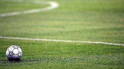 Για την πρωτιά και το Κύπελλο UEFA