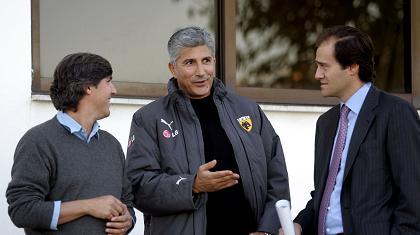 Ολοκληρώνει τη συμφωνία ο Μανωλάς